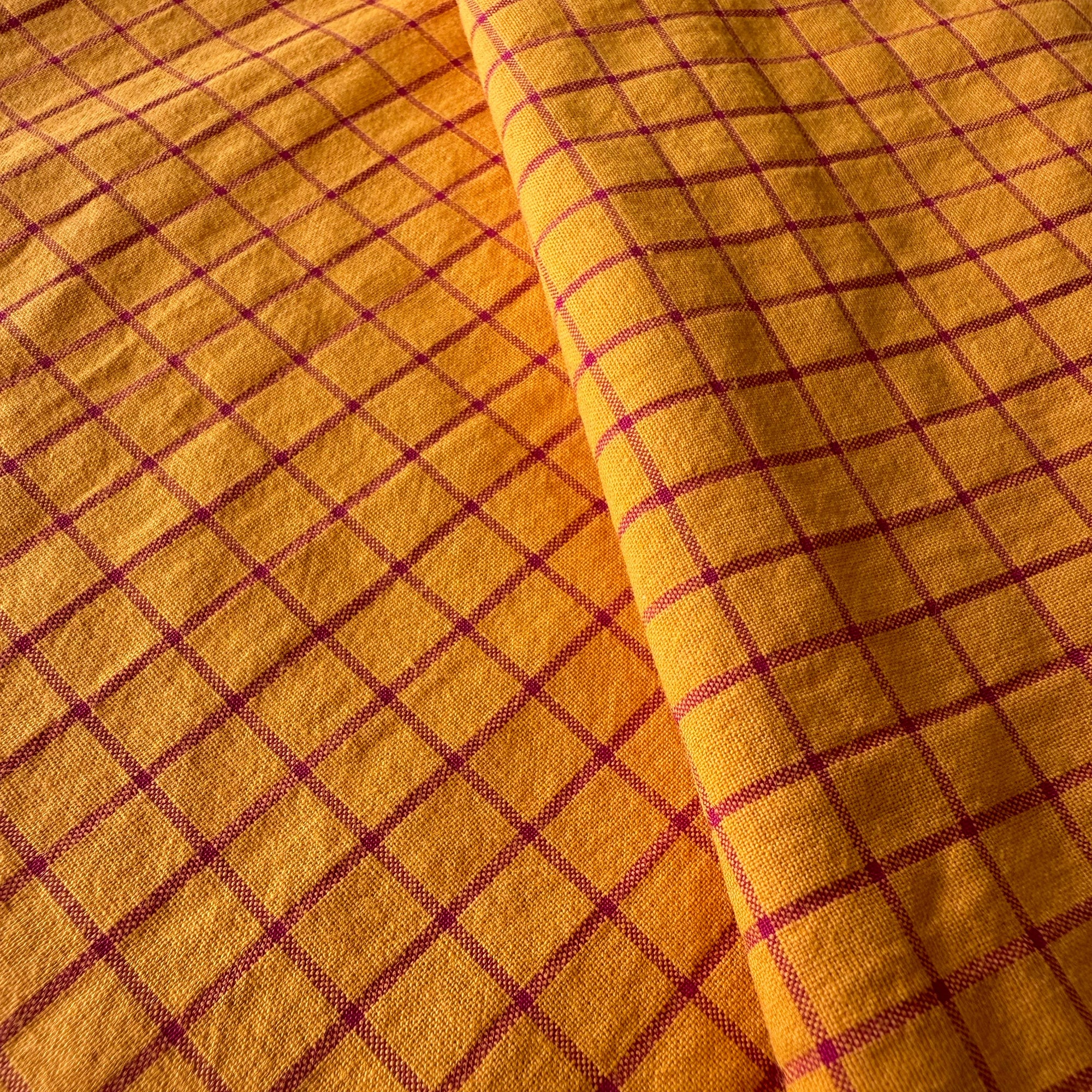 Tela 100% algodón cuadros naranja y rosa