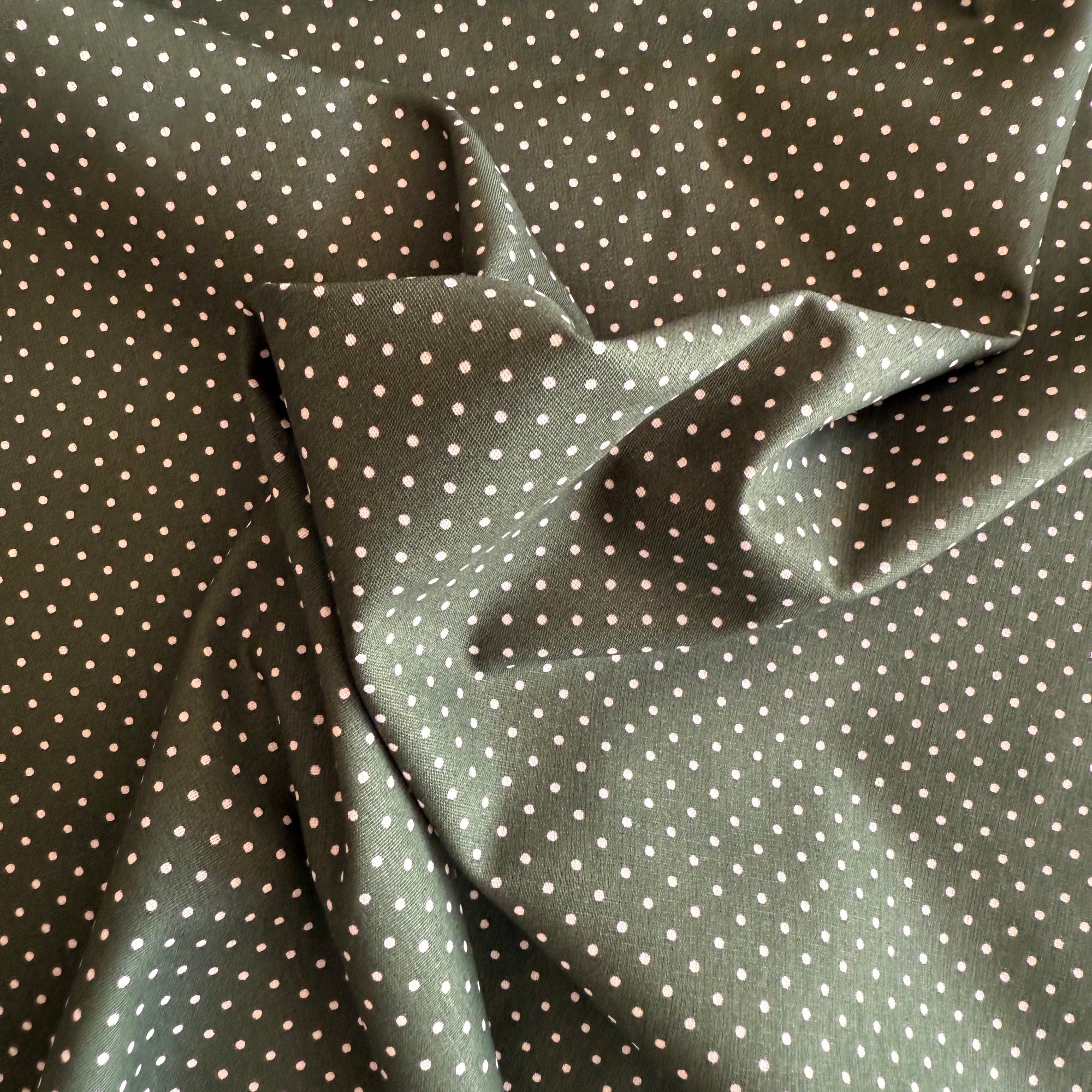 TELA ALGODON PETIT DOTS VERDE (OEKO TEX)