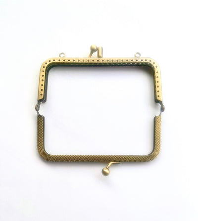 BOQUILLA METALICA PARA MONEDERO/BOLSO. DOBLE COMPARTIMENTO. ORO VIEJO. 12,5 CM