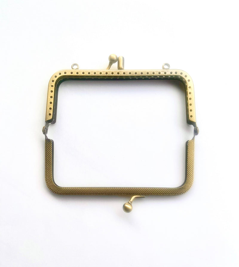 BOQUILLA METALICA PARA MONEDERO/BOLSO. DOBLE COMPARTIMENTO. ORO VIEJO. 12,5 CM