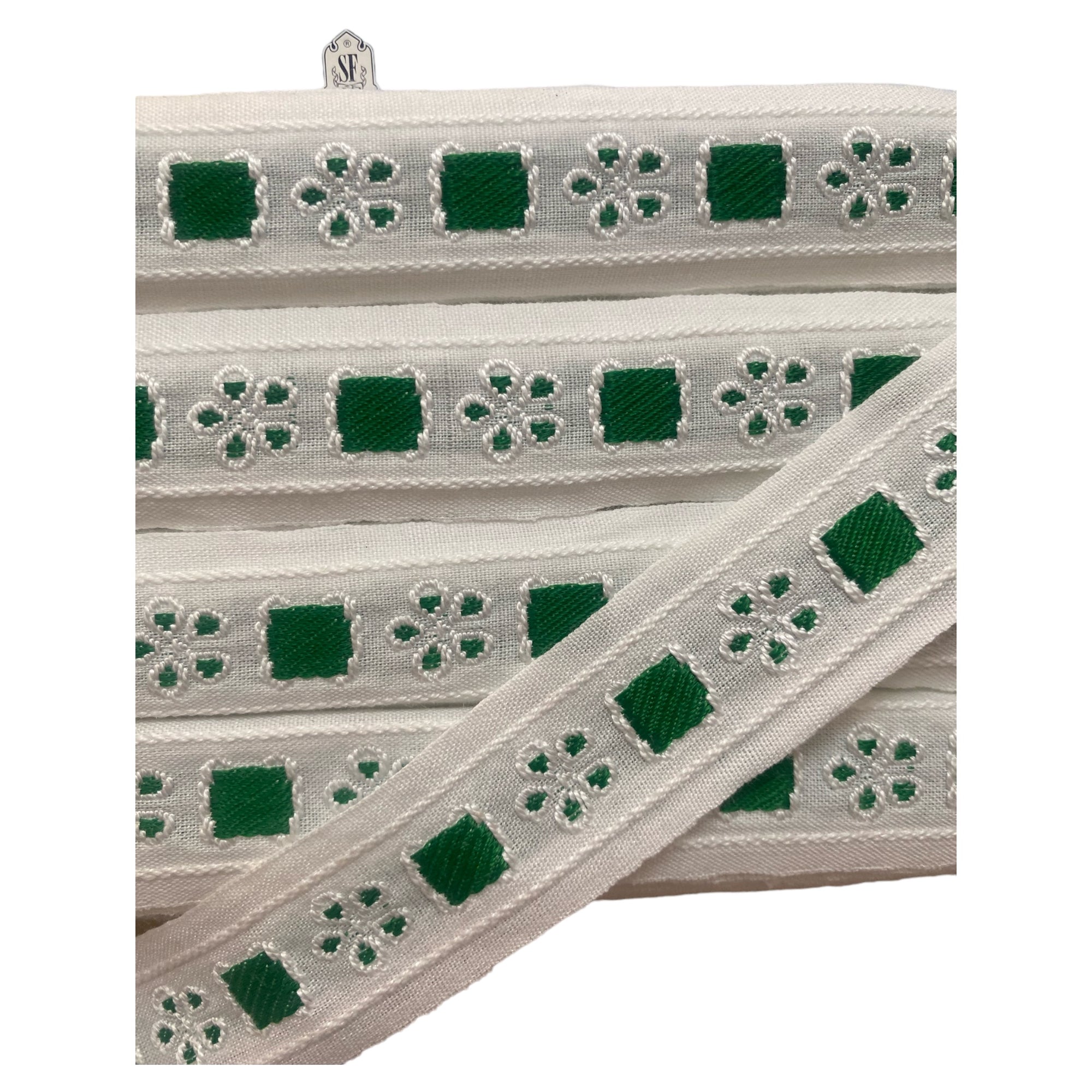 CUBRECOSTURAS JACQUARD BORDADO SUIZO