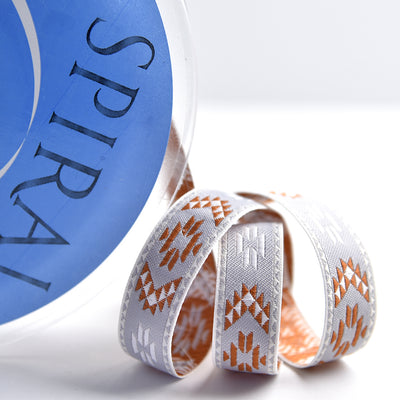 Cubrecosturas sioux into the wild