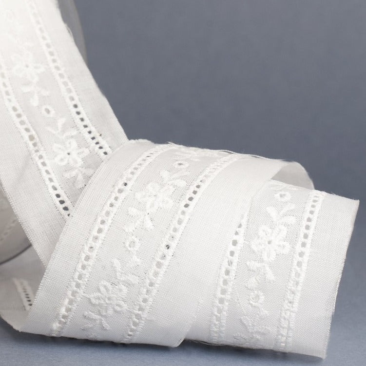 Tira bordada LUN16818