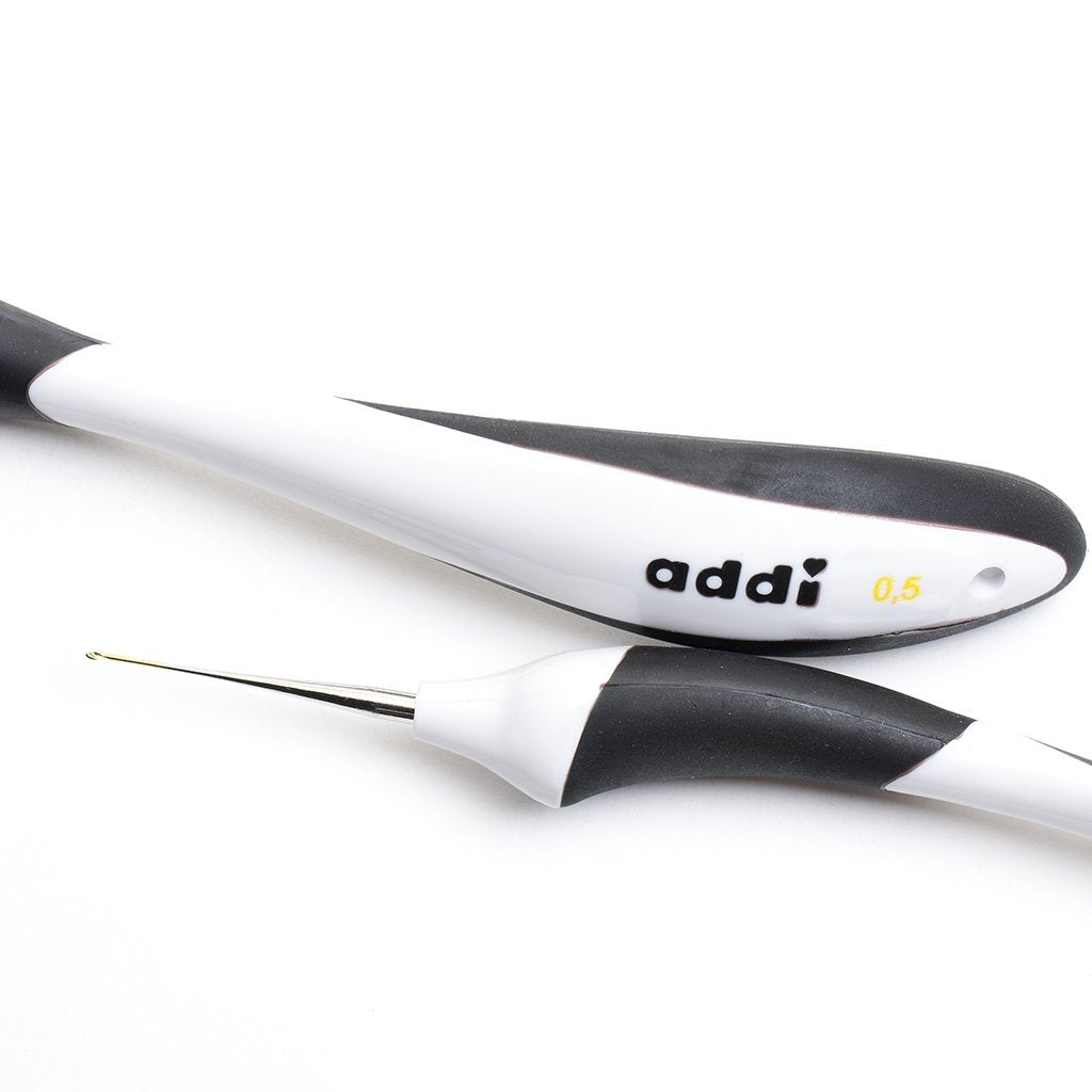 Agujas Addi de ganchillo extra finas con aluminio y mango