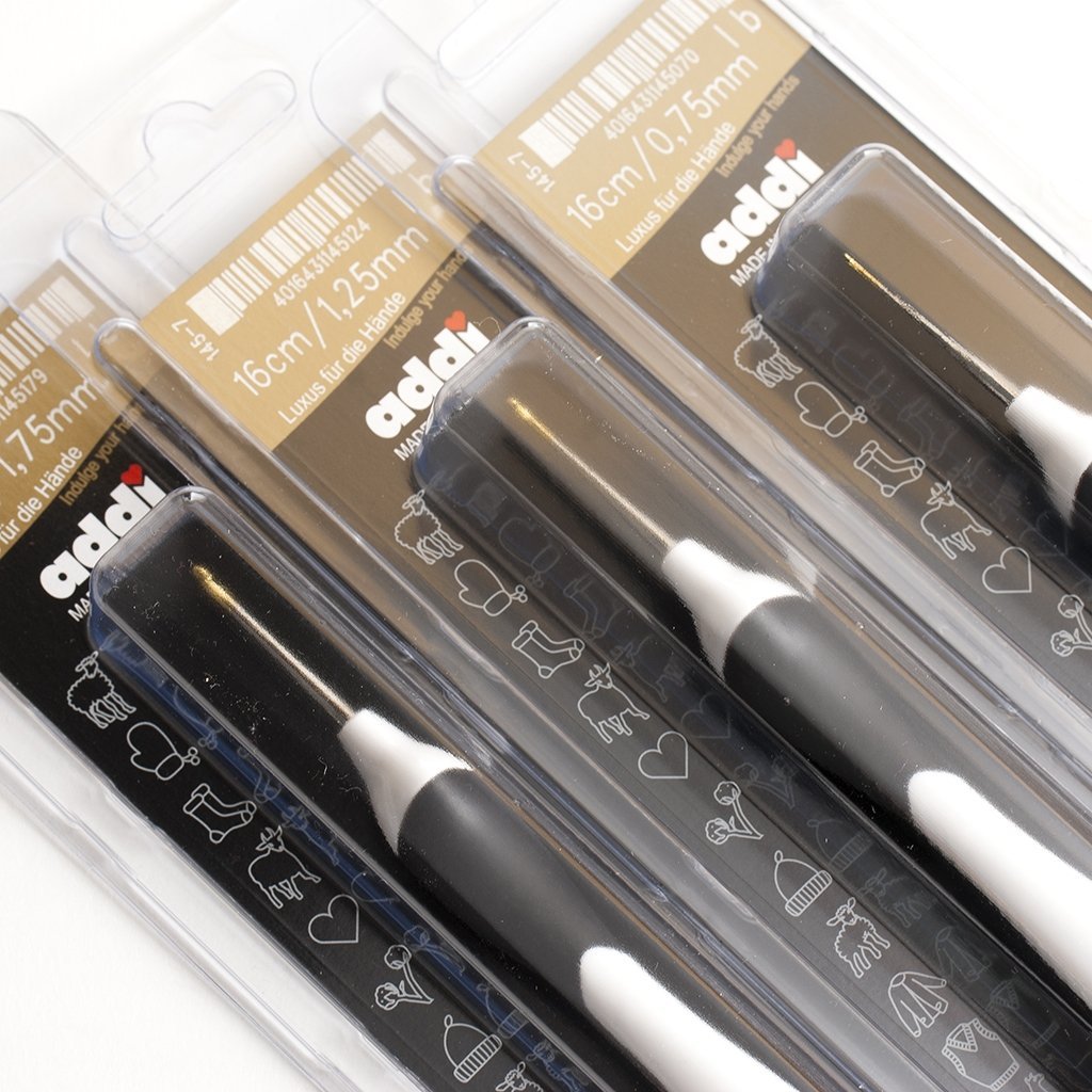 Agujas Addi de ganchillo extra finas con aluminio y mango