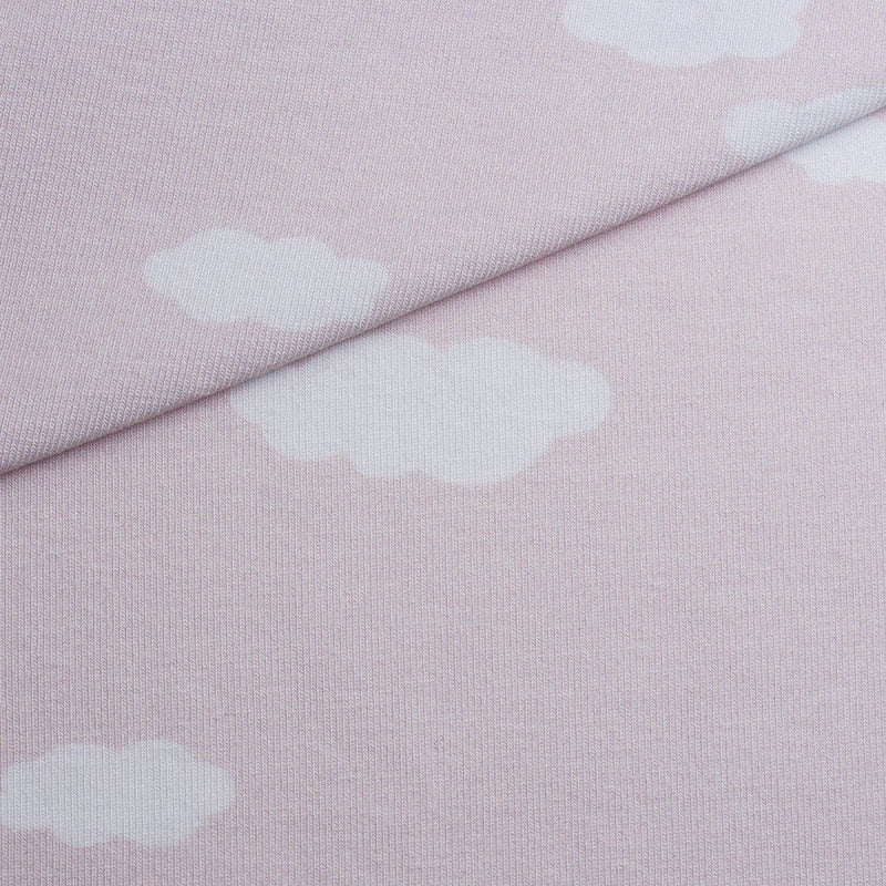 Punto estampado nubes