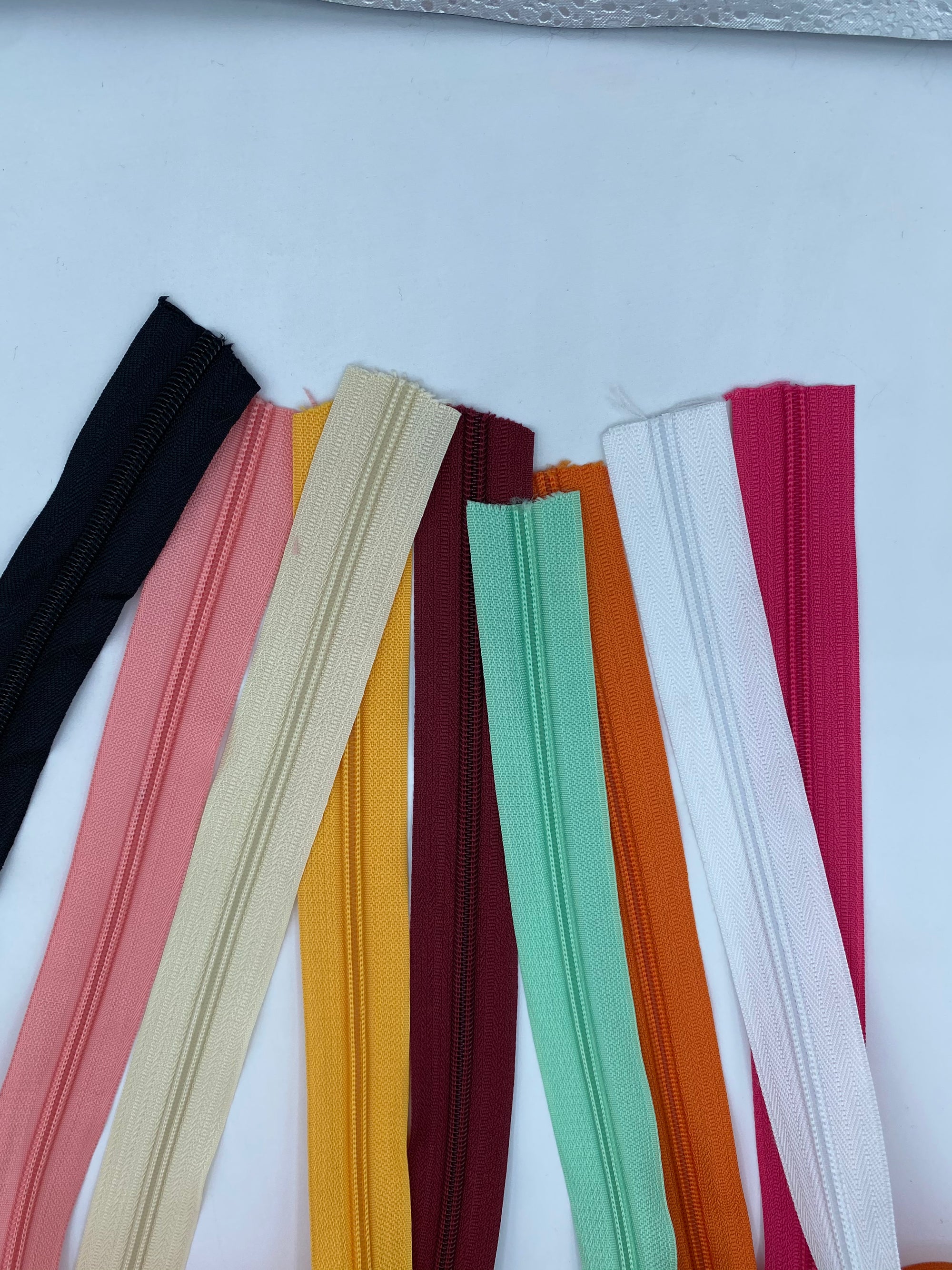 CREMALLERA CONTINUA DE NYLON DE 5MM