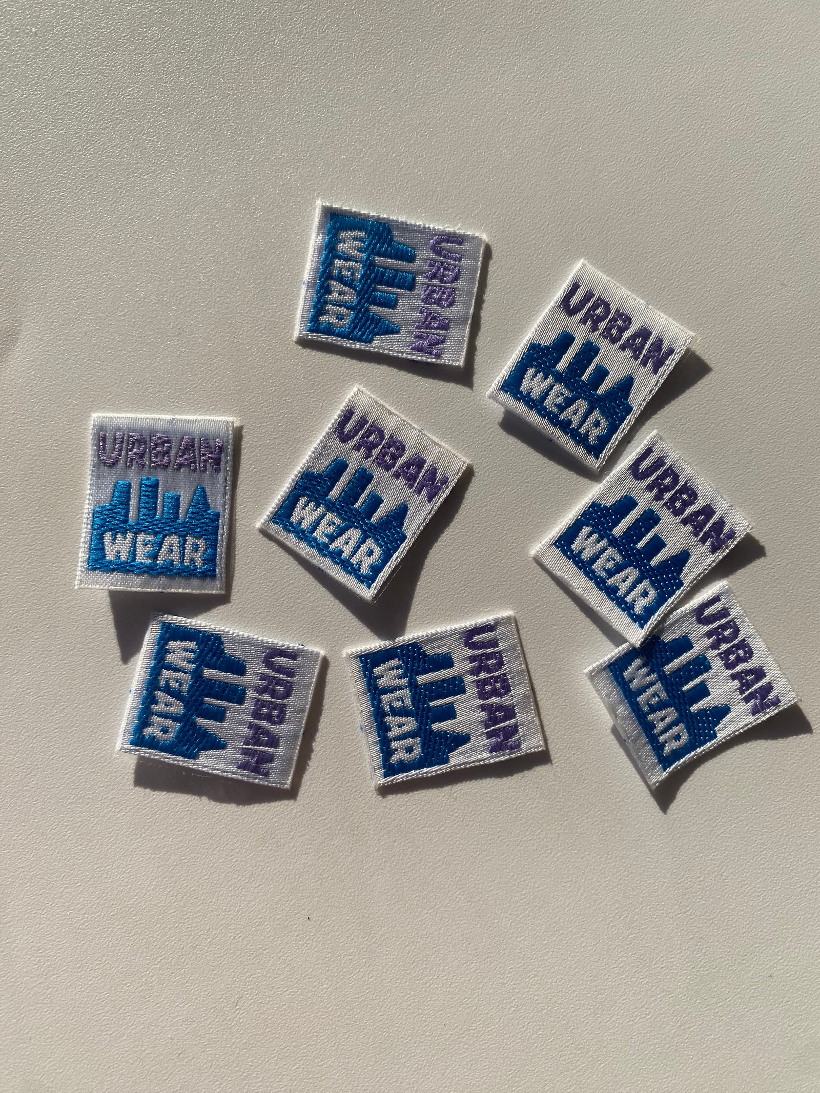 Etiqueta termoadhesiva tejida URBAN WEAR