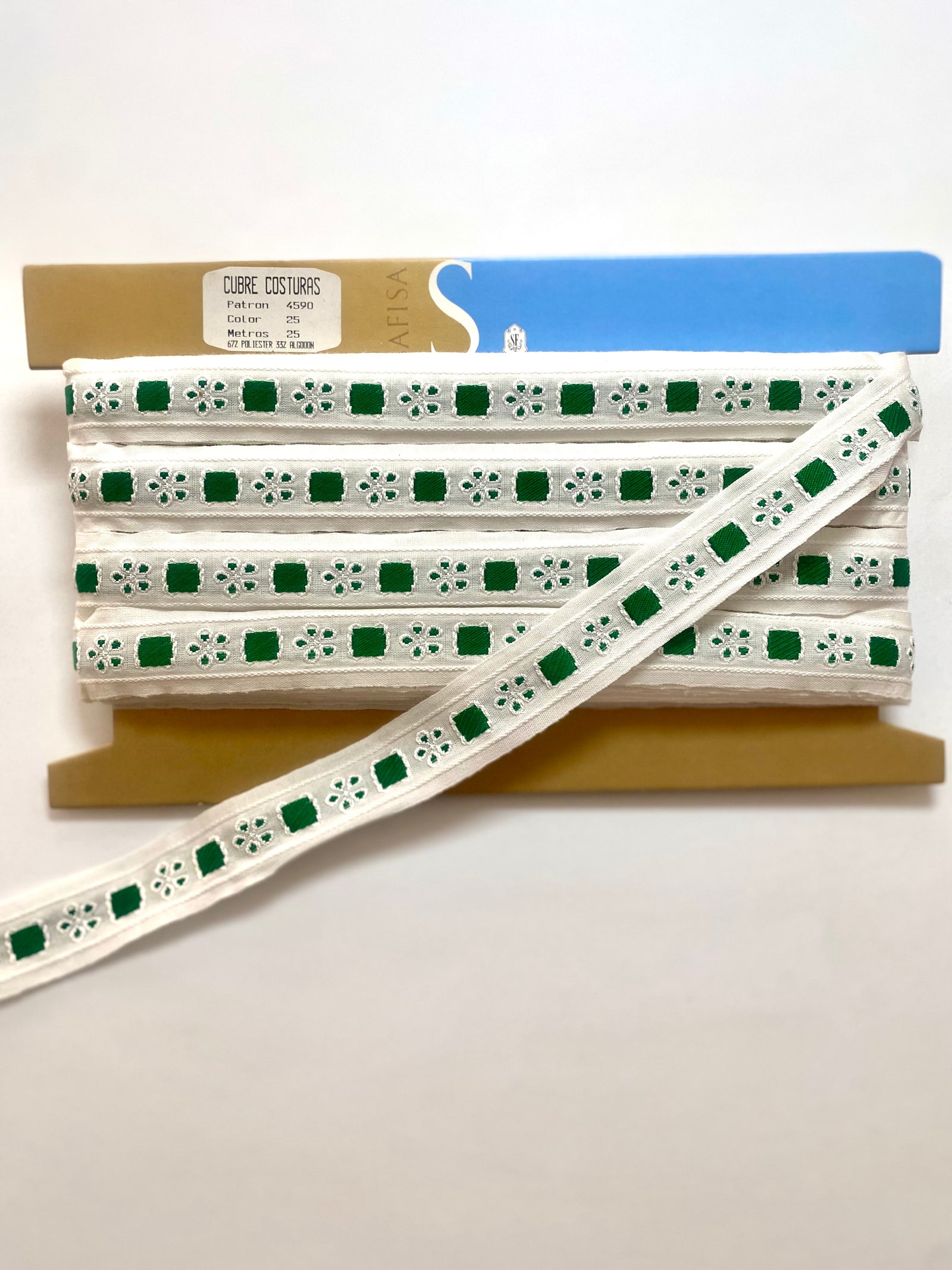 CUBRECOSTURAS JACQUARD BORDADO SUIZO PLEGADOR 25m