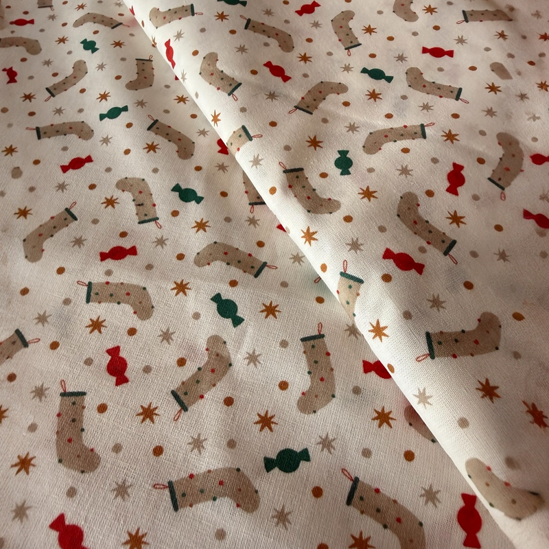 TELA NAVIDAD POPELIN ALGODON CALCETINES Y CARAMELOS