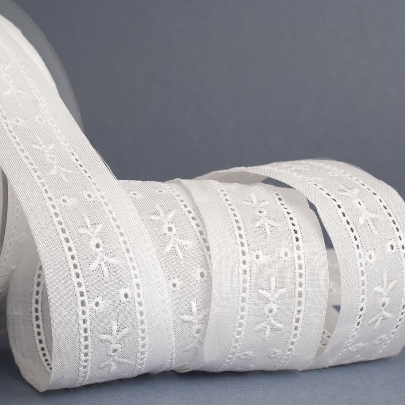 Tira bordada LUN16868